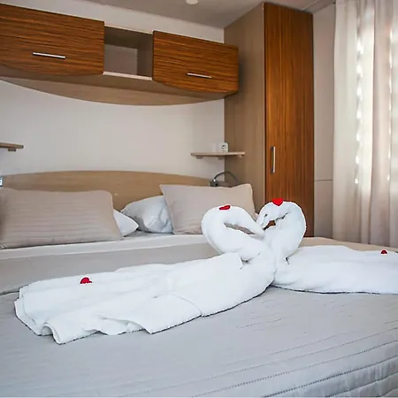 Stunning Stacaravan In