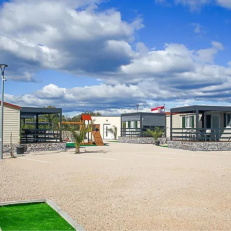 2 Bedroom Lovely Stacaravan In 3*
