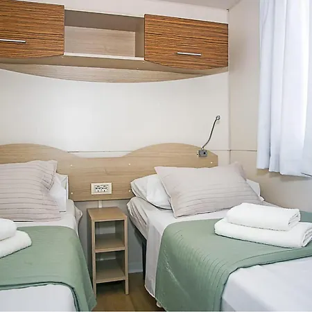 Stunning Stacaravan In