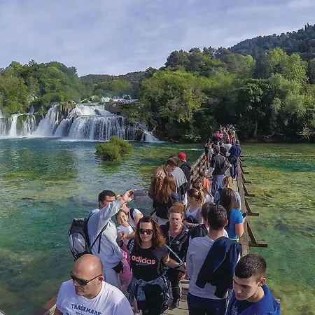 Stunning Stacaravan In Drnis