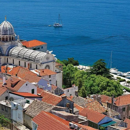 Stunning Stacaravan In אתר קמפינג Drniš