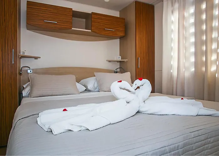 Stunning Stacaravan In