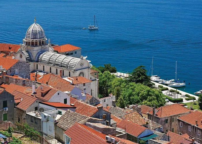 Stunning Stacaravan In אתר קמפינג Drniš